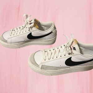 Nike platform blazers white with black check size 8
